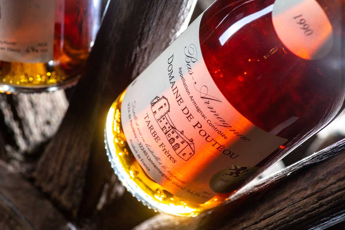 bouteille d'armagnac du domaine Pouteou